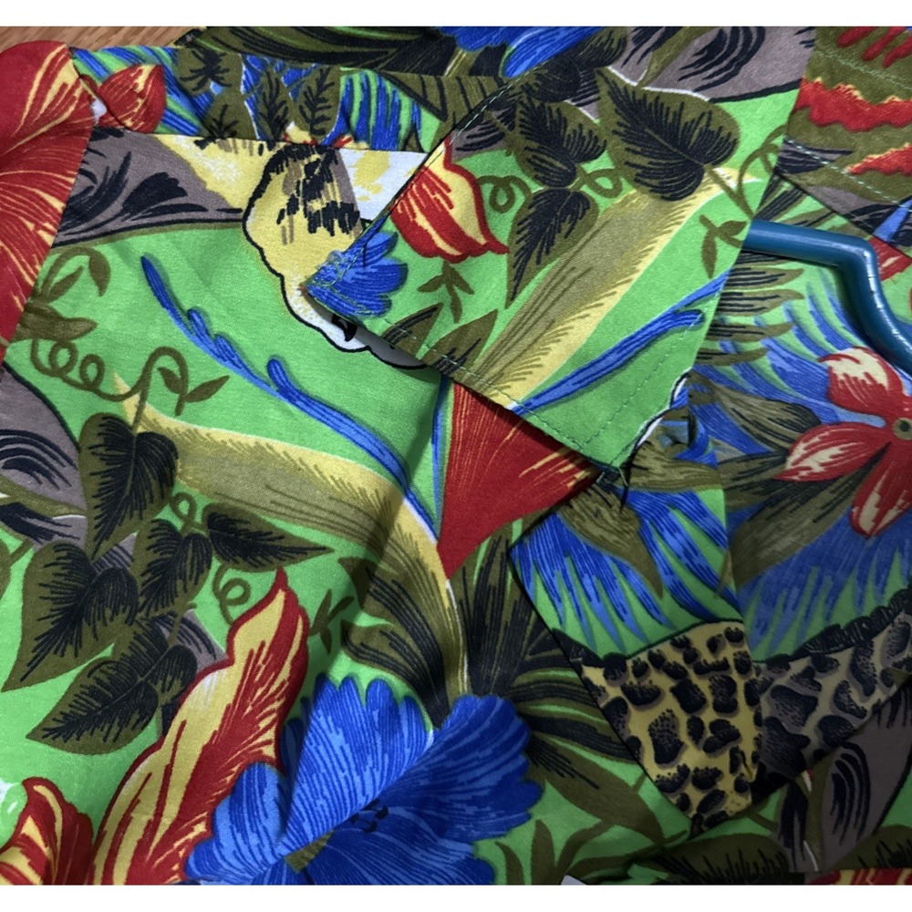 Hawaiian Shirt Men's M Multicolor Giraffe Flamingo Short Sleeve Red Star New - Picture 2 of 5